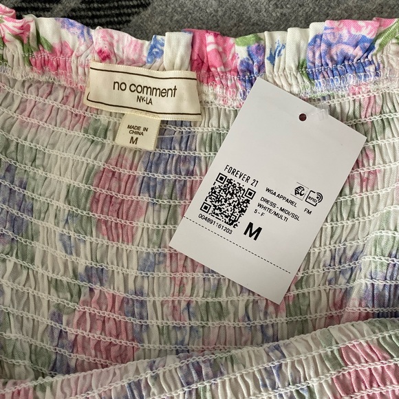 NWT Floral Smocked Puff Sleeve Midi Dress - Picture 10 of 16